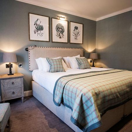 The Beverley Arms Hotel Exterior photo A bedroom at The Old Swan