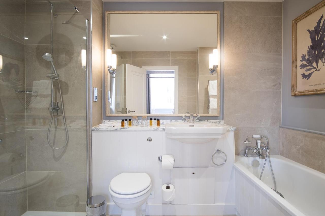 The Beverley Arms Hotel Exterior photo Bathroom