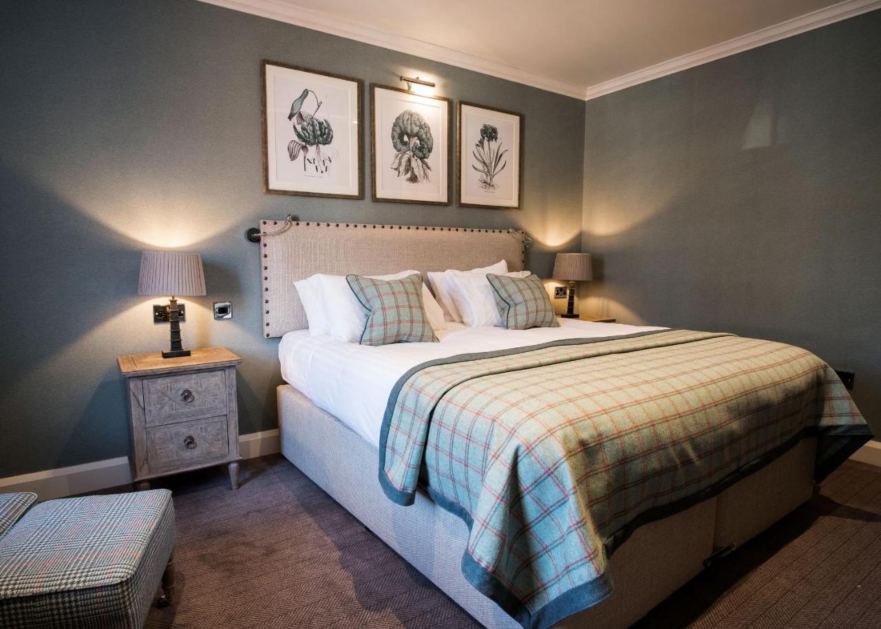 The Beverley Arms Hotel Exterior photo A bedroom at The Old Swan